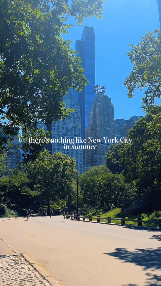 Forever dreaming about a summer back in NYC!! 

Comment GUIDE if you want my free travel guide to New York City including where to stay, things to do + where to eat.

#newyorkcity #nyc #newyorktrip 

NYC, New York City, New York things to do, things to do in New York City, summer in New York City, New York City summer, NYC summer