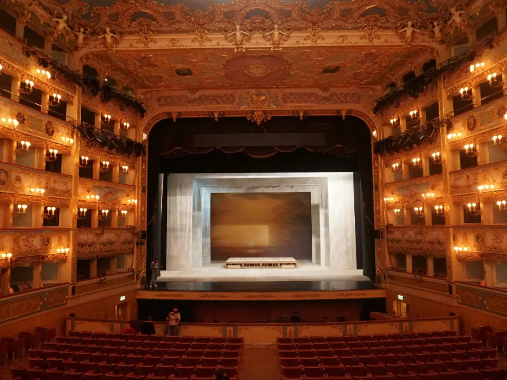 La Fenice Opera Entry
