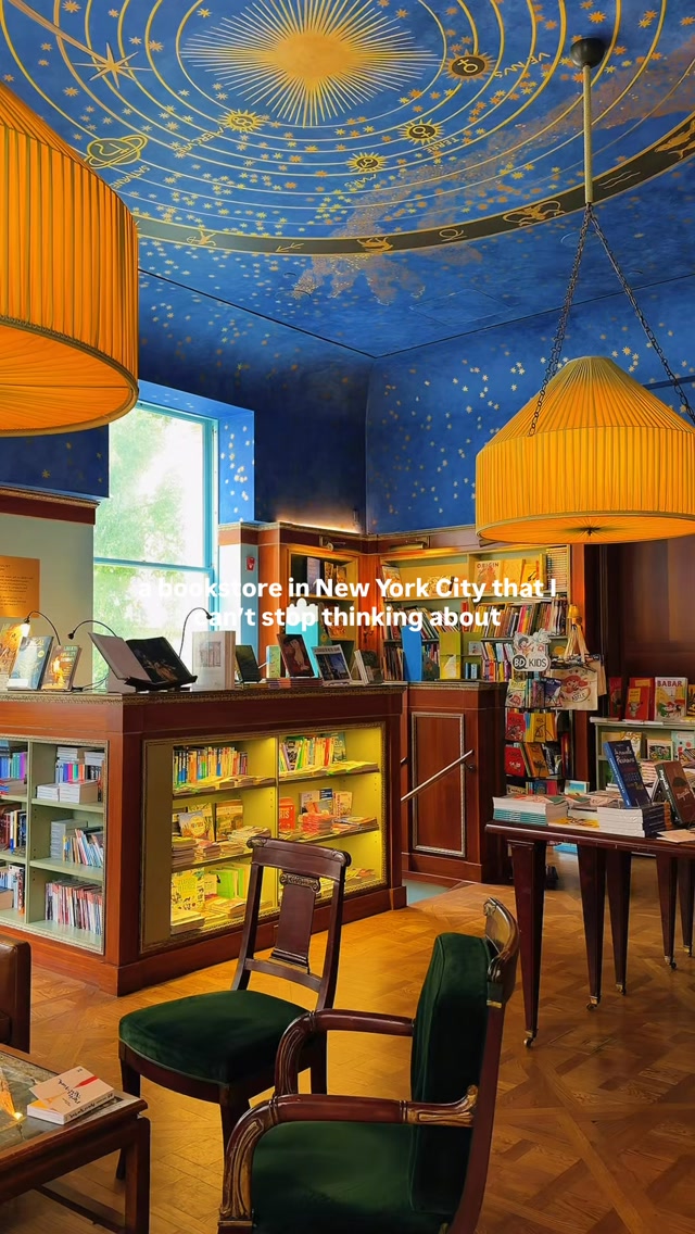 📍Albertine, New York City 

#bookshop #bookstore #newyork #newyorkcity