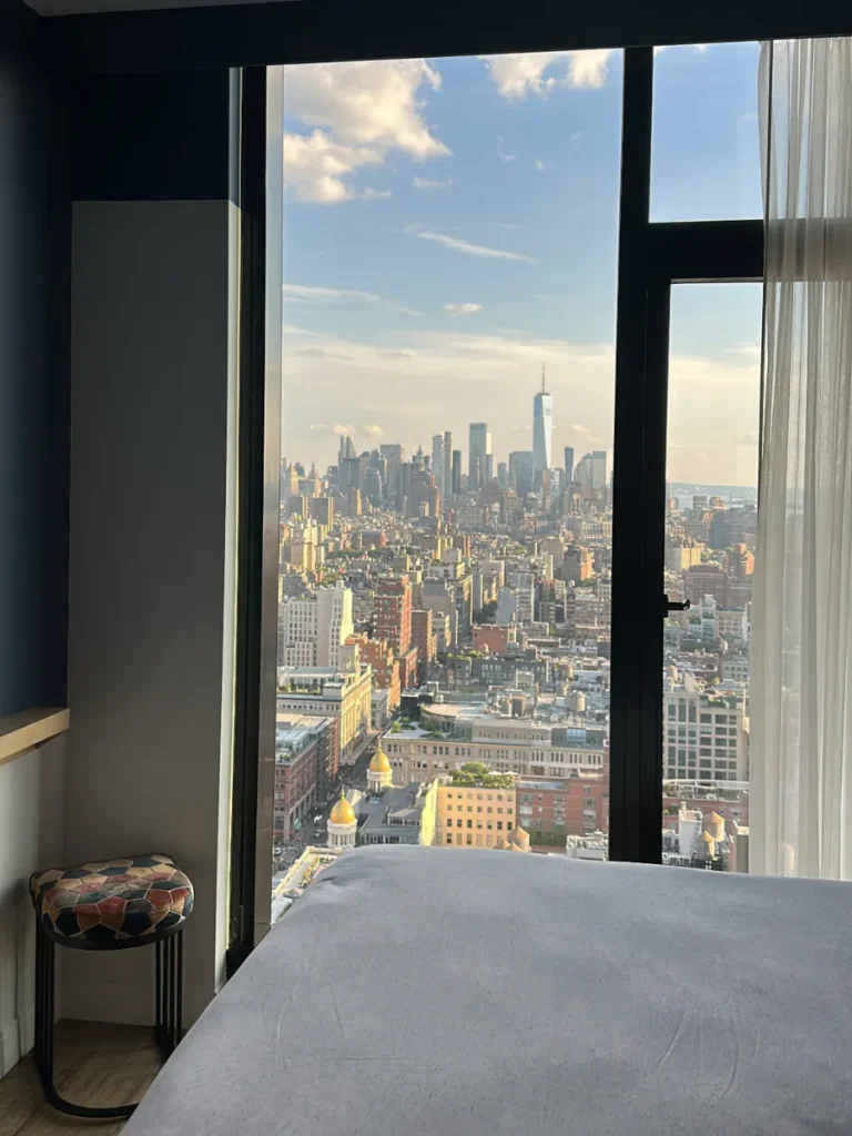 Motto Hilton Chelsea space