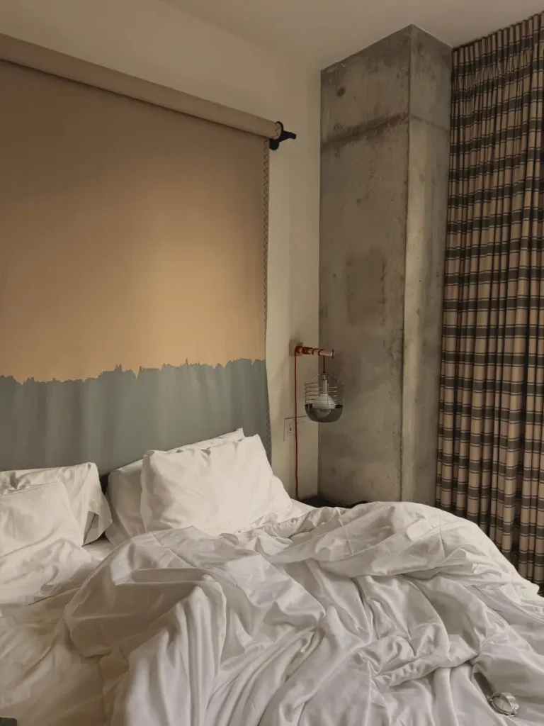 Moxy NYC Chelsea bed