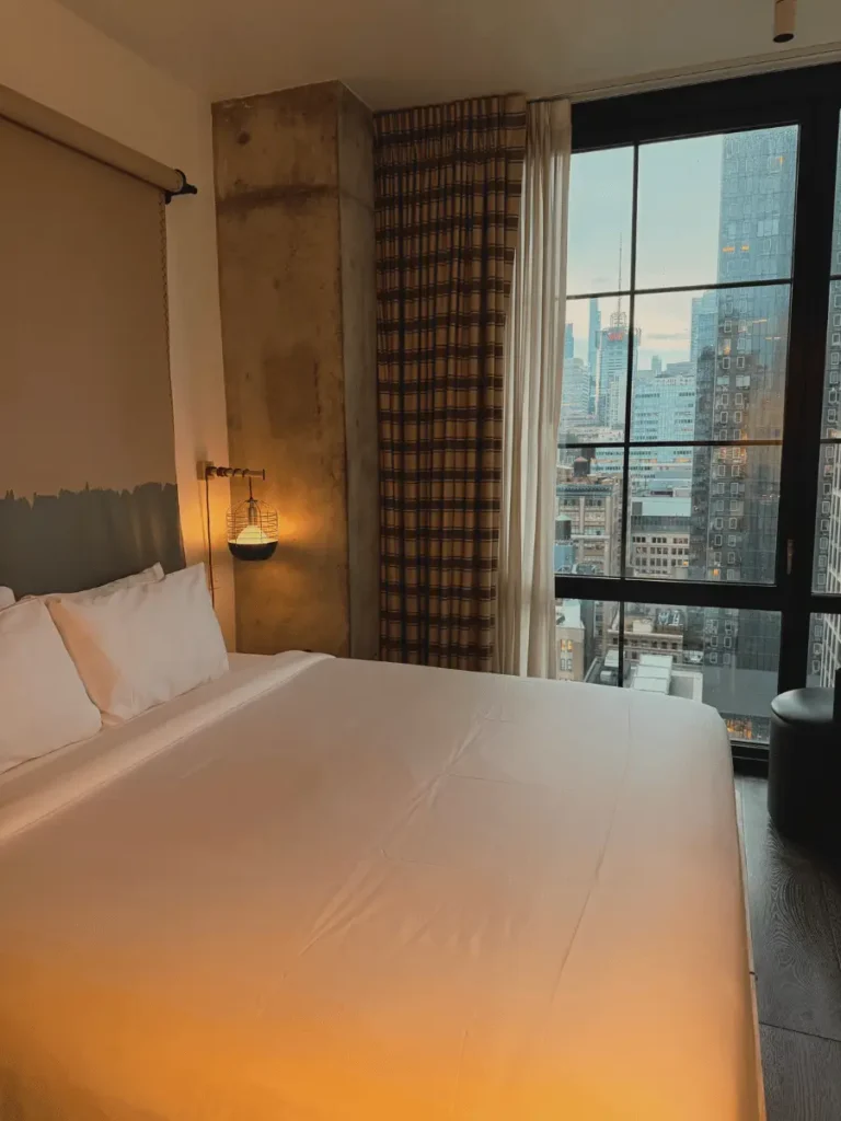 Moxy NYC Chelsea bedroom